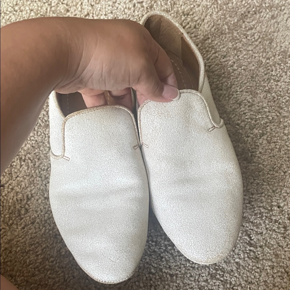 Frye Women's Cream Loafers